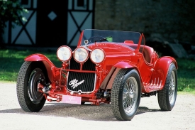 Alfy se proslavily na závodech Targa Florio, Mille Miglia i v Le Mans. Mezi prvními úspěšnými modely byl také 8C 2300 ze třicátých let.