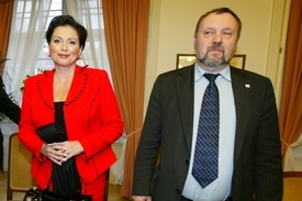 Jana Bobošíková a Pavel Kováčik (KSČM)