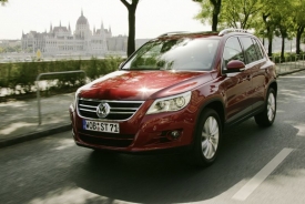 Tiguan se chová spíš jako běžná osobní auta než jako houpavá SUV.