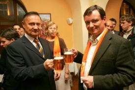 Vladimír Dryml, ředitel vrchlabské nemocnice, a David Rath.