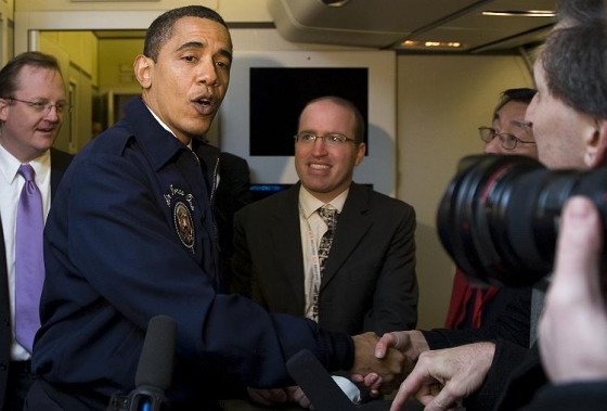 Obamova premiéra s prezidentským letadlem.