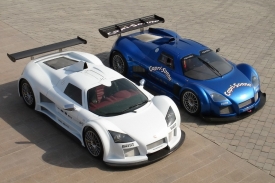 Německá automobilka Gumpert začala Apollo vyrábět v roce 2005.