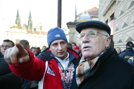 V neděli hostil prezident Václav Klaus pod okny závod Tour de Ski.