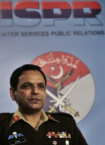 Generál Ahtar Abbás ohlašuje příměří s Talibanem.
