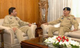 Mušaraf a nový velitel armády Kajani