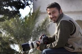 Fotograf Namir Noor-Eldeen, který zemřel při útoku vrtulníku.