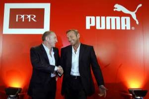 Šéf PPR Francois Pinault (vlevo) společně s šéfem Pumy Jochenem Zeitzem