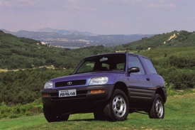Módní vlnu SUV spustila v roce 1994 Toyota RAV4.