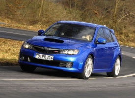 Subaru Impreza WRX STi zvládne 0-100 km/h za 5,2 sekundy.